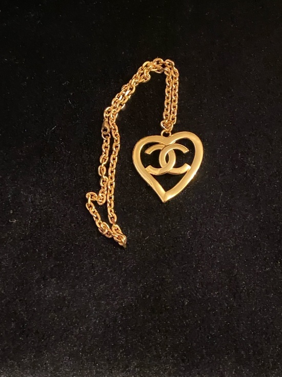 Chanel Gold Heart Logo Pendant Necklace - Picture 9 of 10